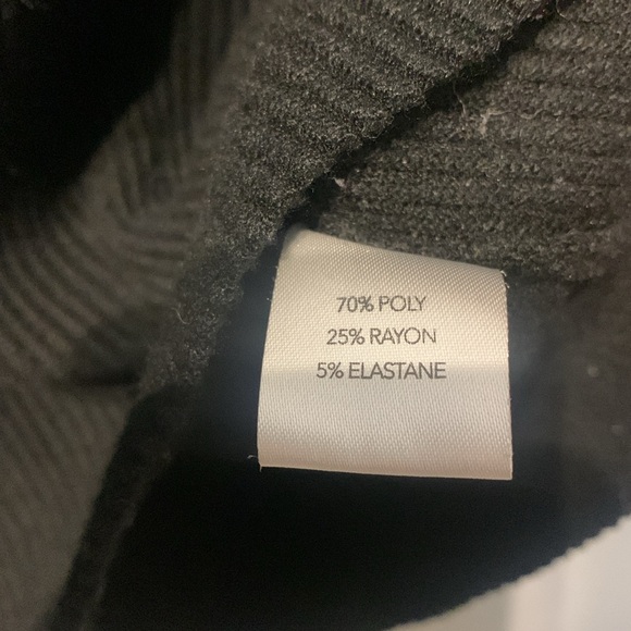 Okakie Ribbed Cold Shoulder Sweater - Picture 4 of 5